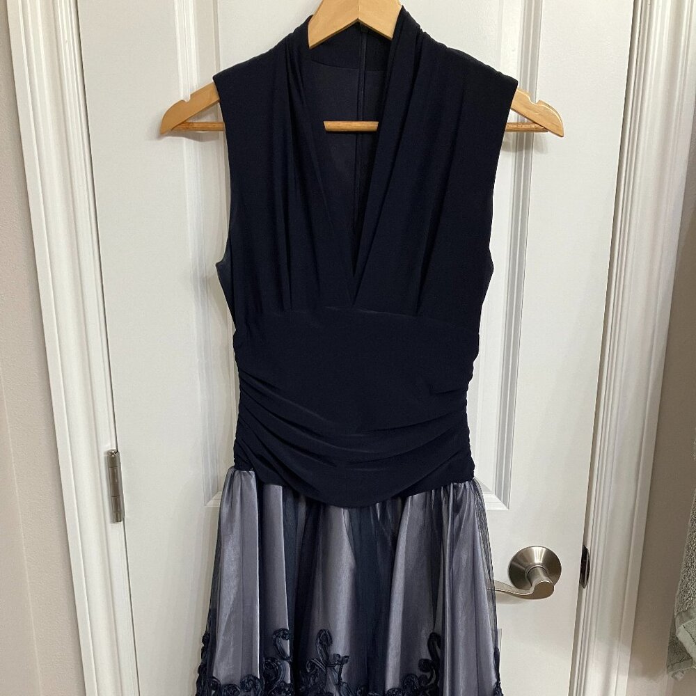 Beautiful and elegant cocktail dress, blue, Size 4